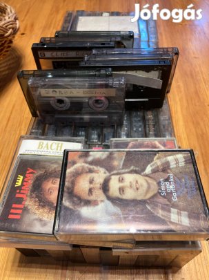 Kazettacsomag vegyes zenékkel