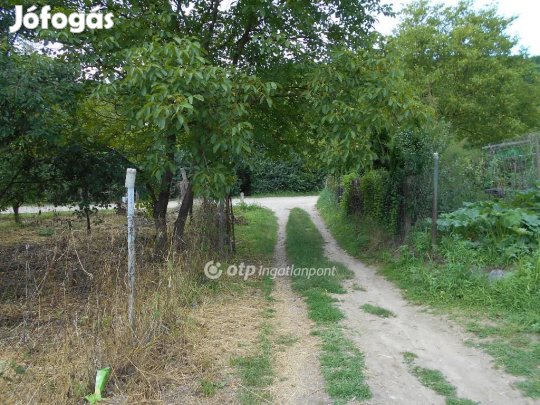 Kazincbarcikai 949 nm-es telek eladó