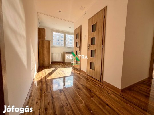 Kazincbarcikán eladó egy napfényes panel lakás