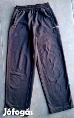 Kb 140-es használt állapotú szabadidőnadrág 