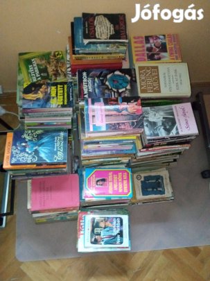 Kb 300 db könyv egyben eladó