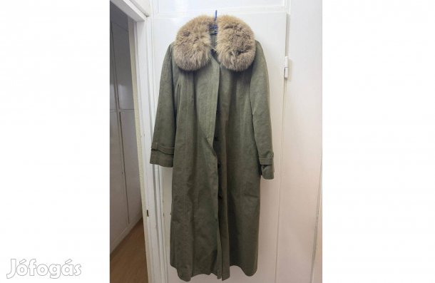 Kb M női Elegáns olajzöld hosszú télikabát nagyméretű szőrmegallérral