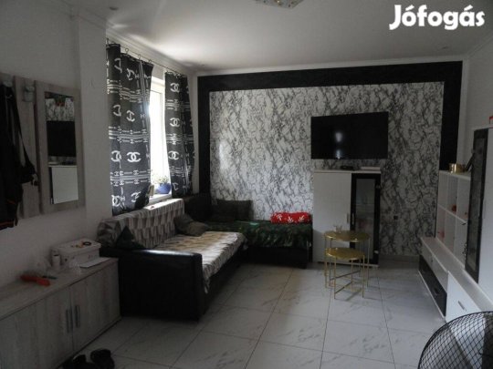 Kecelen felújított ház sürgősen eladó!