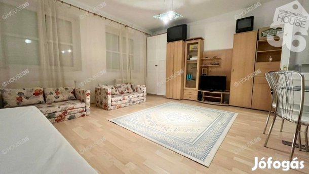Kecskemét BELVÁROSában FÖLDSZINTI LAKÁS eladó!