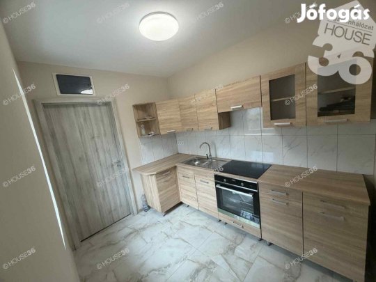 Kecskemét BELVÁROSában kétszobás HÁZ eladó!