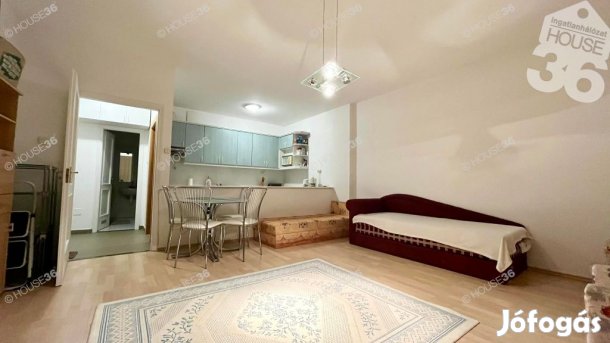 Kecskemét Belvárosában földszinti lakás eladó!