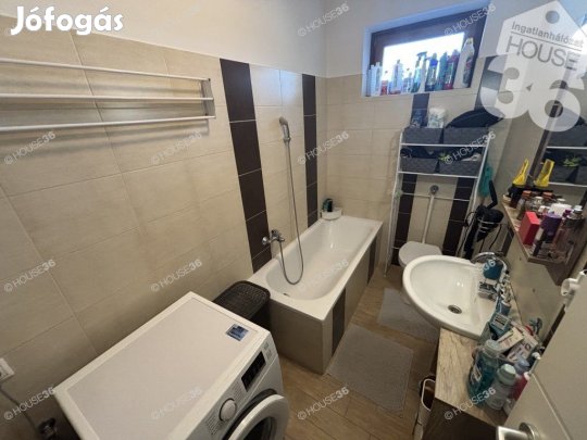 Kecskemét - Kadafalván, Nappali + 5 szobás ház eladó!