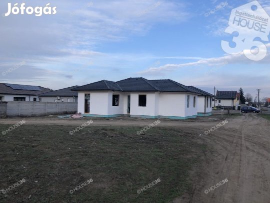Kecskemét - Kadafalván új építésű ház.