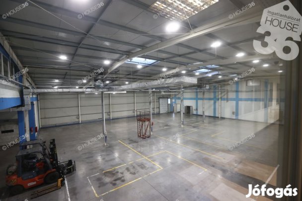 Kecskemét belterületén jelentős méretekkel bíró ipari ingatlan eladó.
