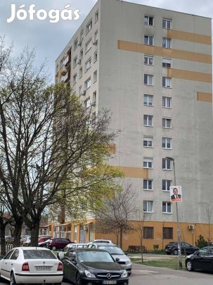 Kecskemét-belváros Reile G. utcai 2 szobás lakás eladó