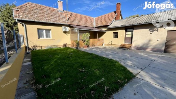 Kecskemét talán legcsendesebb helyén családi ház eladó!