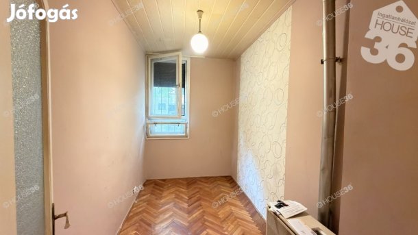 Kecskeméten FÖLDSZINTI 2 szobás lakás eladó!