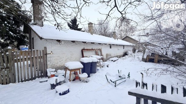 Kecskeméten a Mártírok útján 30% beépíthetőségű lakóingatlan eladó!
