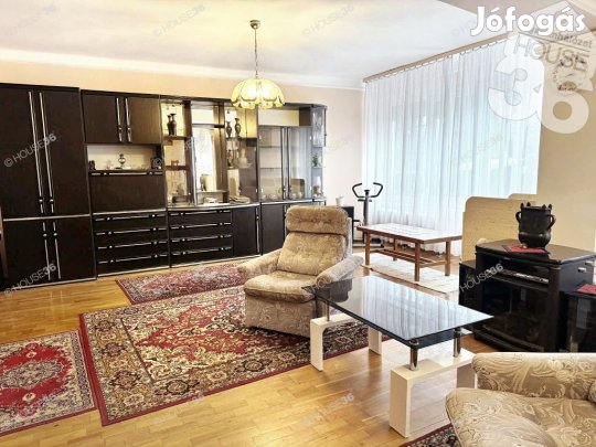 Kecskeméten a Petőfivárosban, nappali + 3 szobás ház eladó!