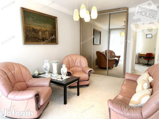 Kecskeméten a Petőfivárosban, nappali + 3 szobás ház eladó!