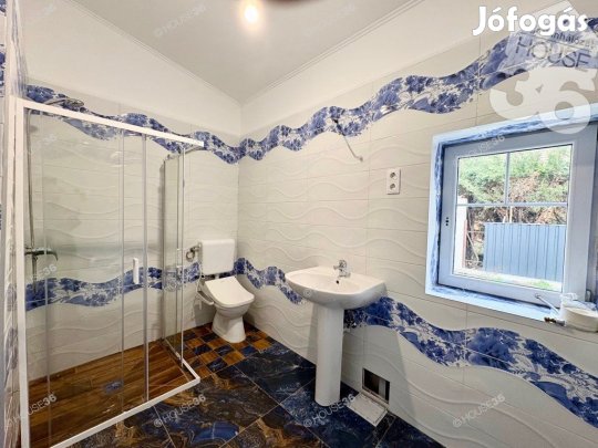 Kecskeméten a Vacsiközben lakóház eladó!