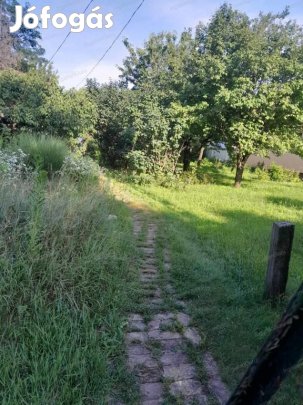Kecskeméti 1076 nm-es telek eladó