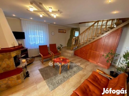 Kecskeméti 110 nm-es ház eladó