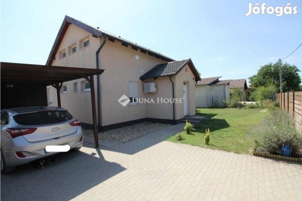 Kecskeméti 120 nm-es ház eladó