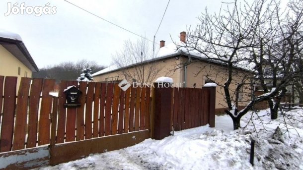 Kecskeméti 125 nm-es ház eladó