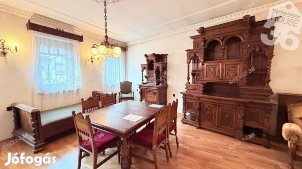 Kecskeméti 154 nm-es ház eladó