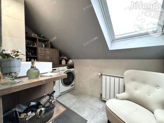 Kecskeméti 196 nm-es ház eladó