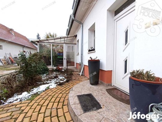 Kecskeméti 250 nm-es ház eladó