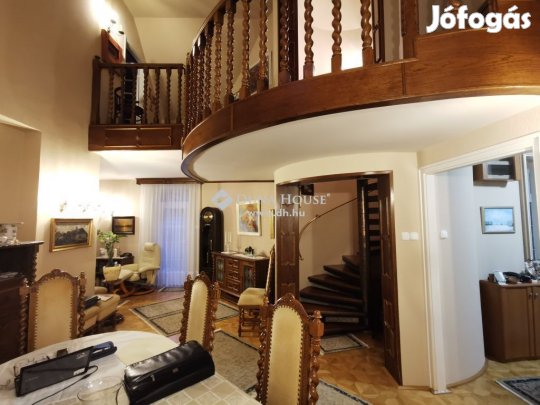 Kecskeméti 310 nm-es ház eladó