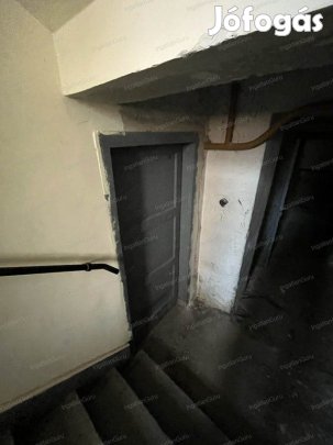 Kecskeméti 34 nm-es lakás eladó