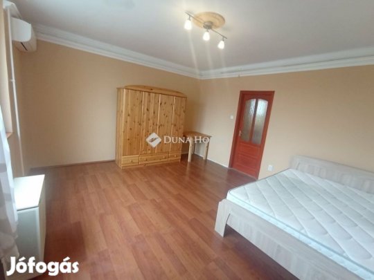 Kecskeméti 37 nm-es lakás eladó