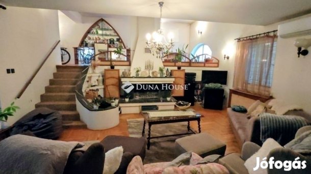 Kecskeméti 402 nm-es ház eladó