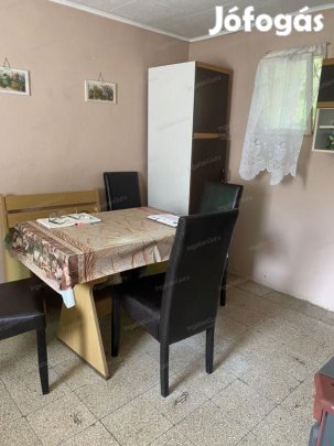 Kecskeméti 52 nm-es ház eladó