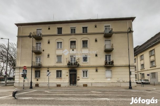 Kecskeméti 55 nm-es lakás eladó