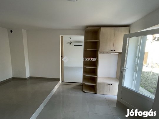 Kecskeméti 58 nm-es ház eladó