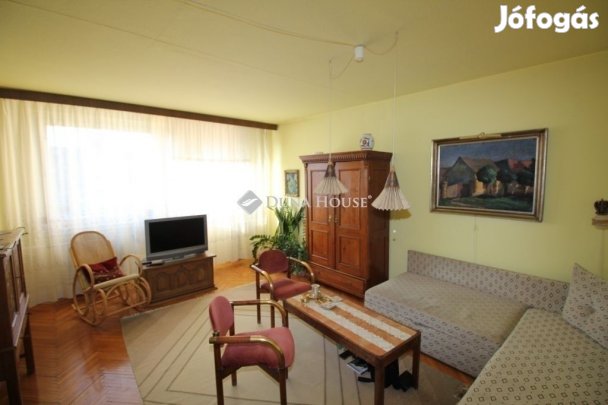 Kecskeméti 62 nm-es lakás eladó