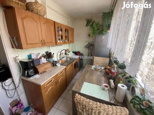 Kecskeméti 63 nm-es lakás eladó