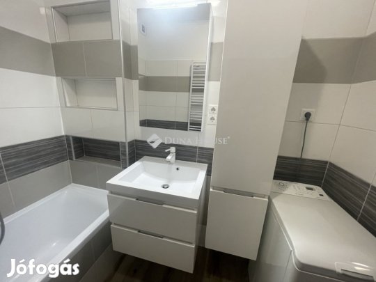 Kecskeméti 77 nm-es lakás eladó