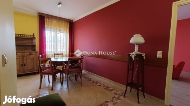 Kecskeméti 92 nm-es lakás eladó