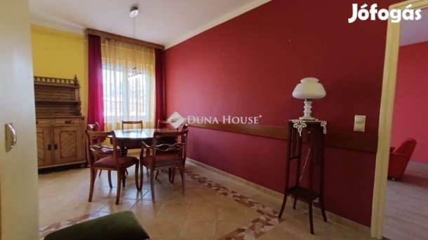 Kecskeméti 92 nm-es lakás eladó