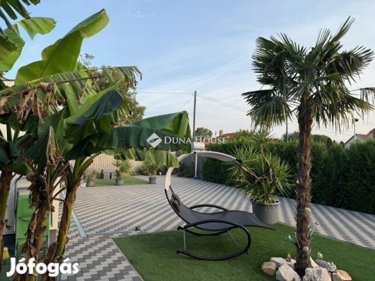 Kecskeméti 95 nm-es ház eladó