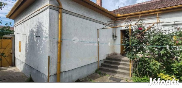 Kecskeméti 95 nm-es ház eladó #4639184