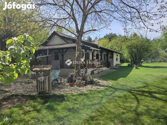 Kecskeméti 97 nm-es ház eladó