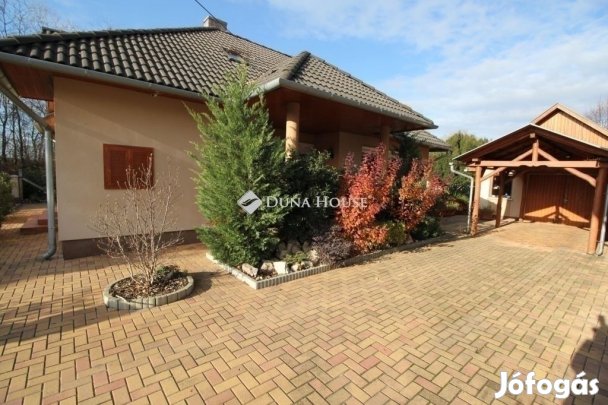 Kecskeméti eladó 103 nm-es ház