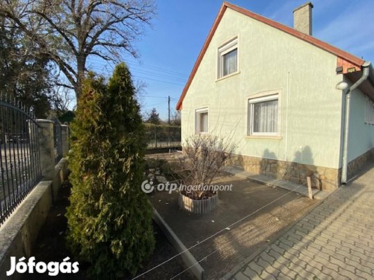 Kecskeméti eladó 110 nm-es ház