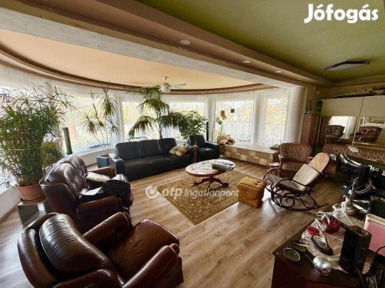 Kecskeméti eladó 135 nm-es ház