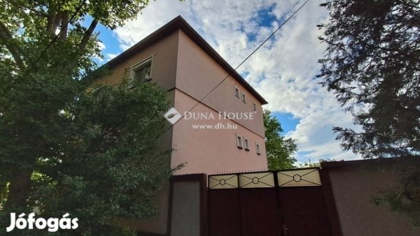 Kecskeméti eladó 210 nm-es ház
