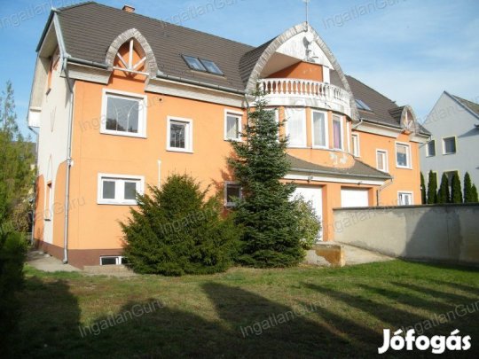 Kecskeméti eladó 346 nm-es ház