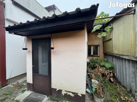 Kecskeméti eladó 36 nm-es lakás