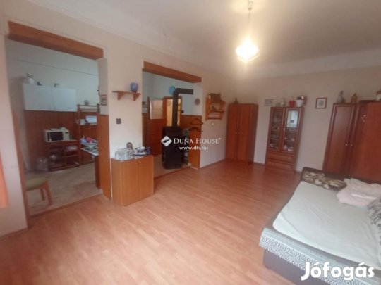 Kecskeméti eladó 37 nm-es lakás