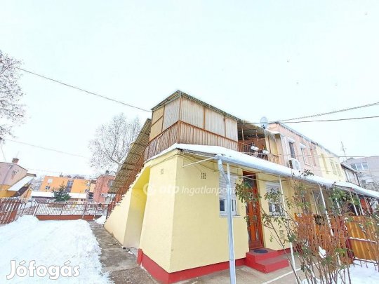 Kecskeméti eladó 38 nm-es lakás